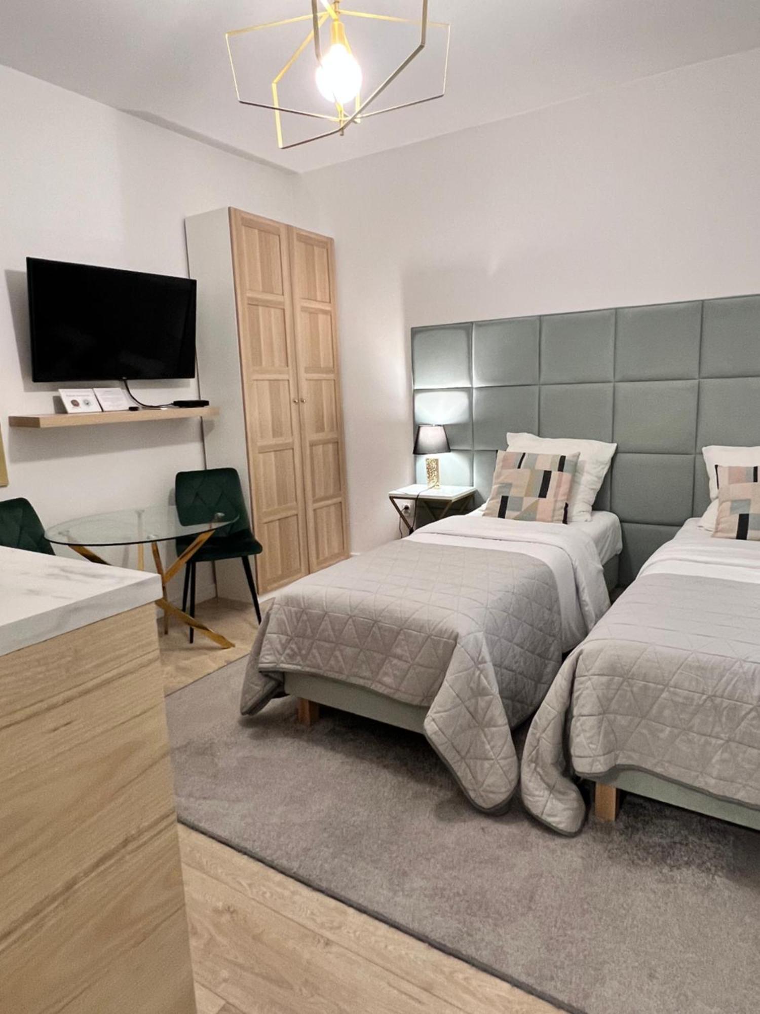 Apartamenty Pokoje Willa Bielany Варшава Экстерьер фото
