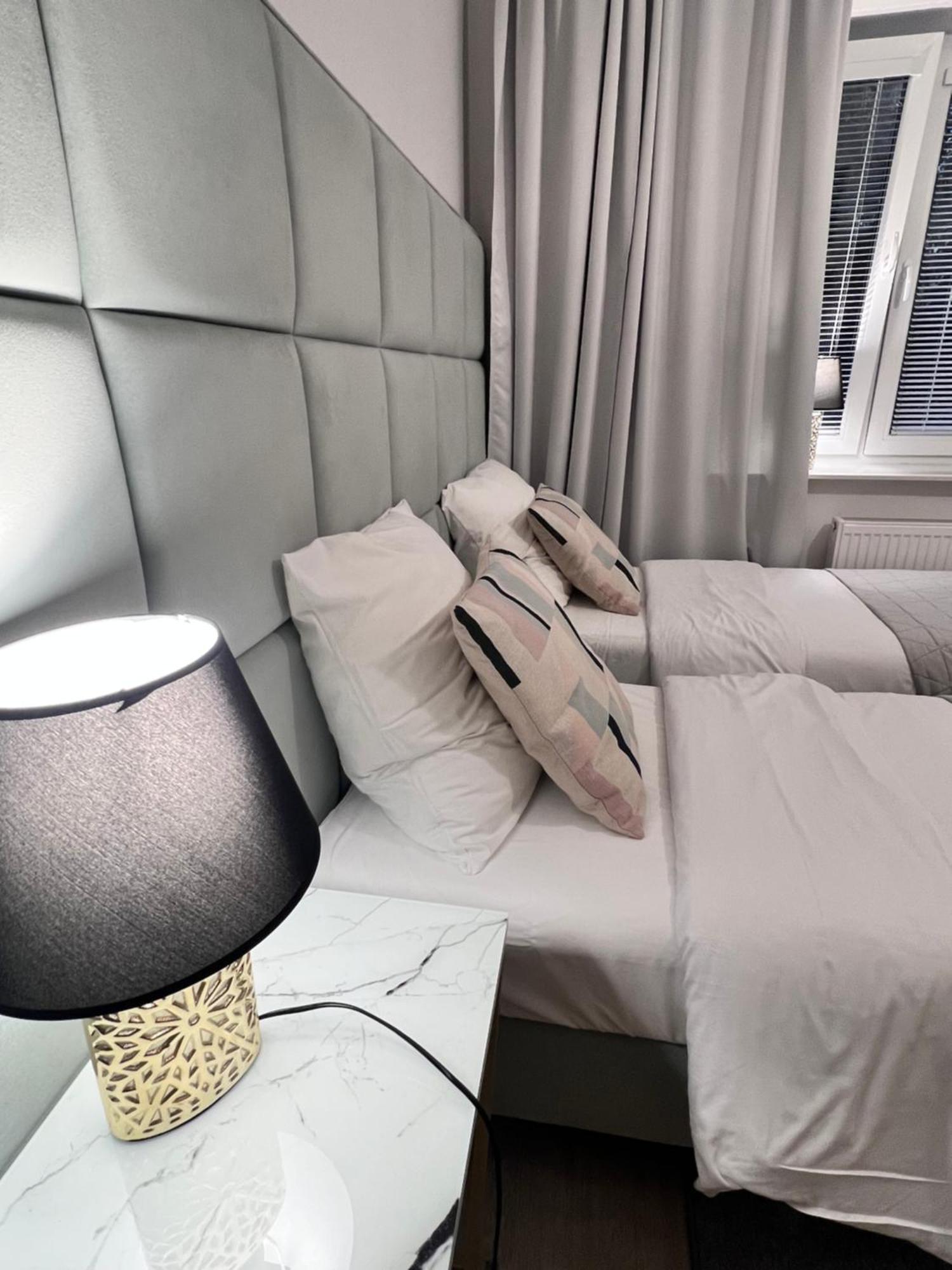 Apartamenty Pokoje Willa Bielany Варшава Экстерьер фото