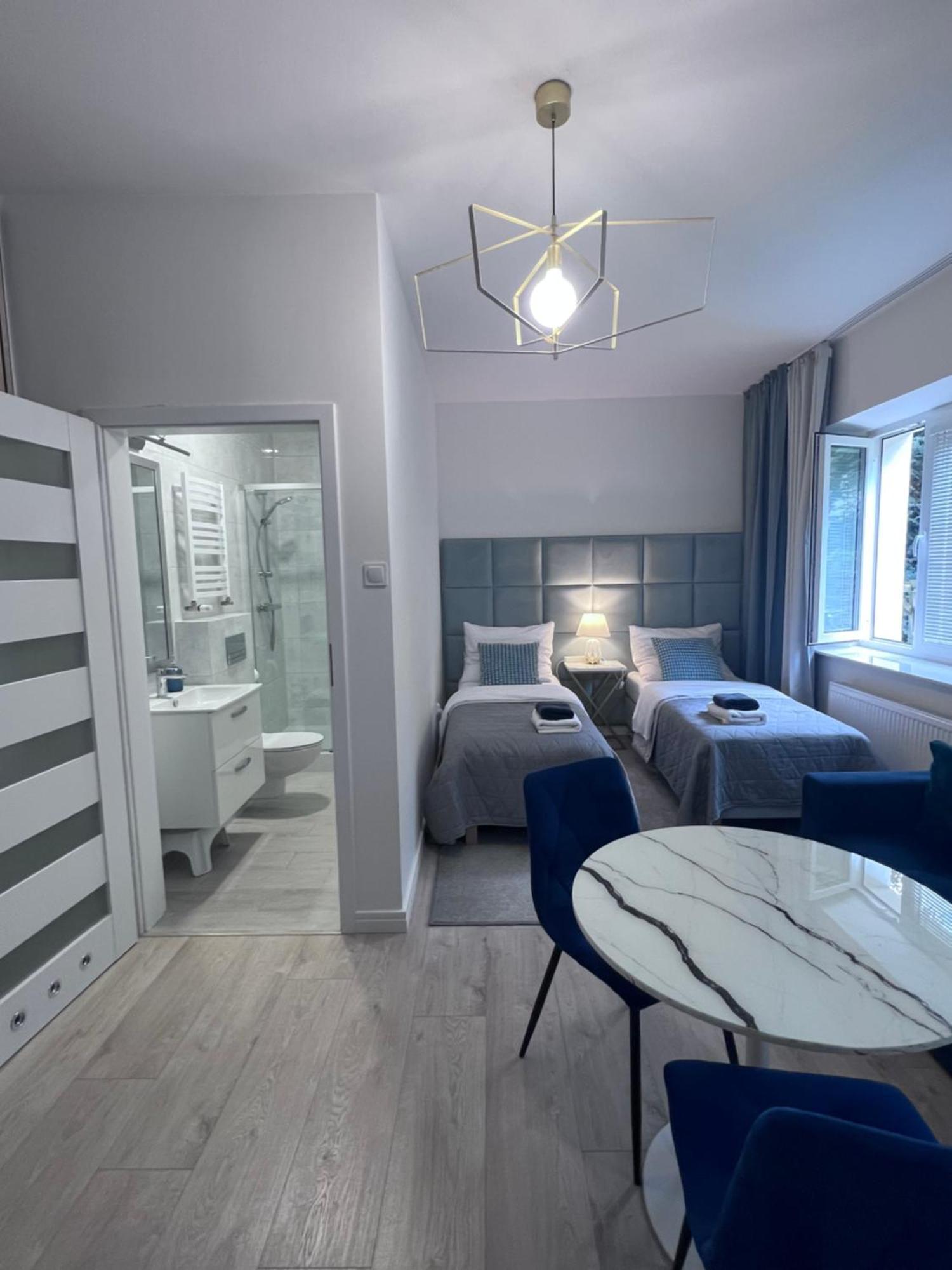 Apartamenty Pokoje Willa Bielany Варшава Экстерьер фото
