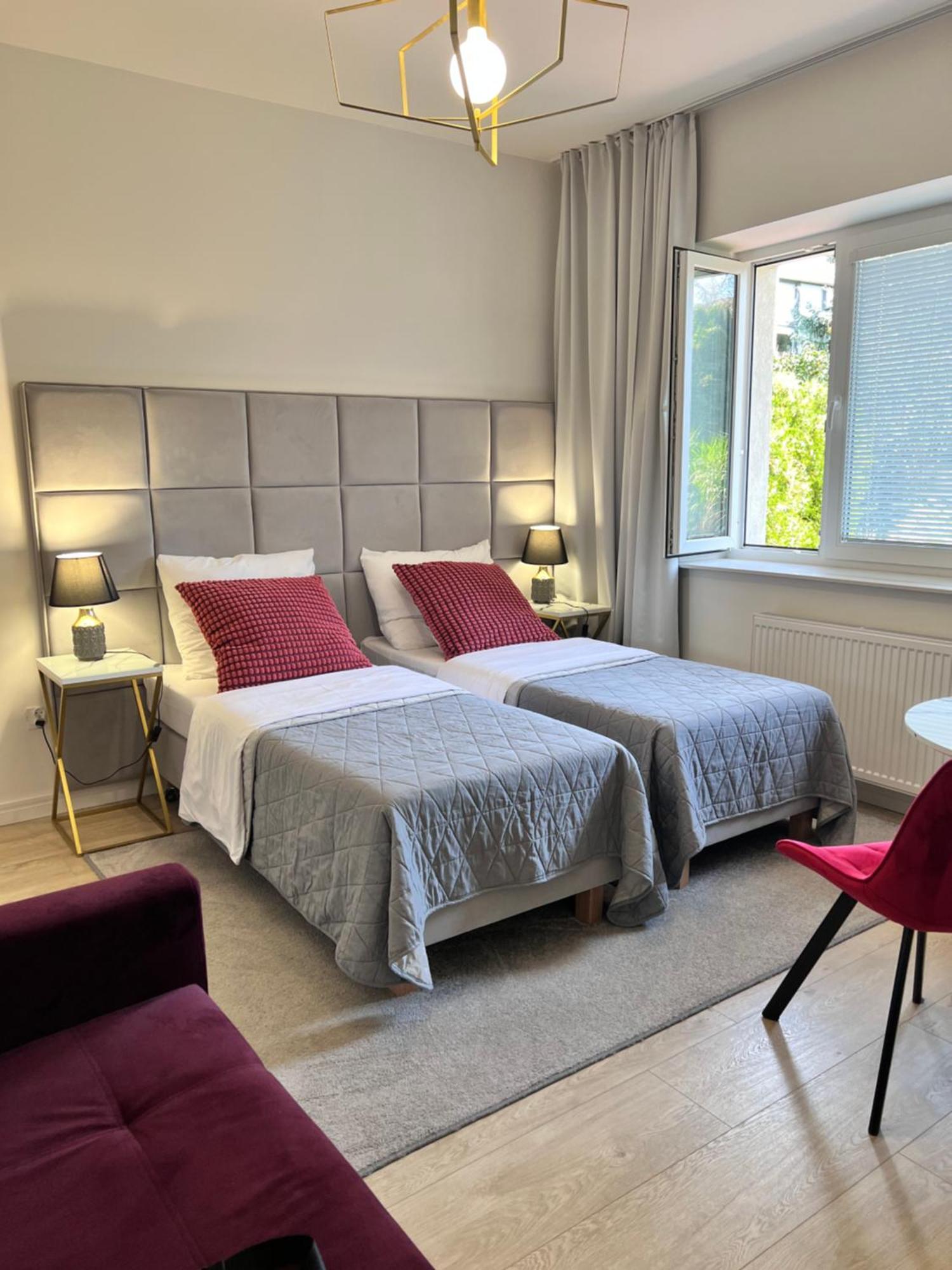 Apartamenty Pokoje Willa Bielany Варшава Экстерьер фото