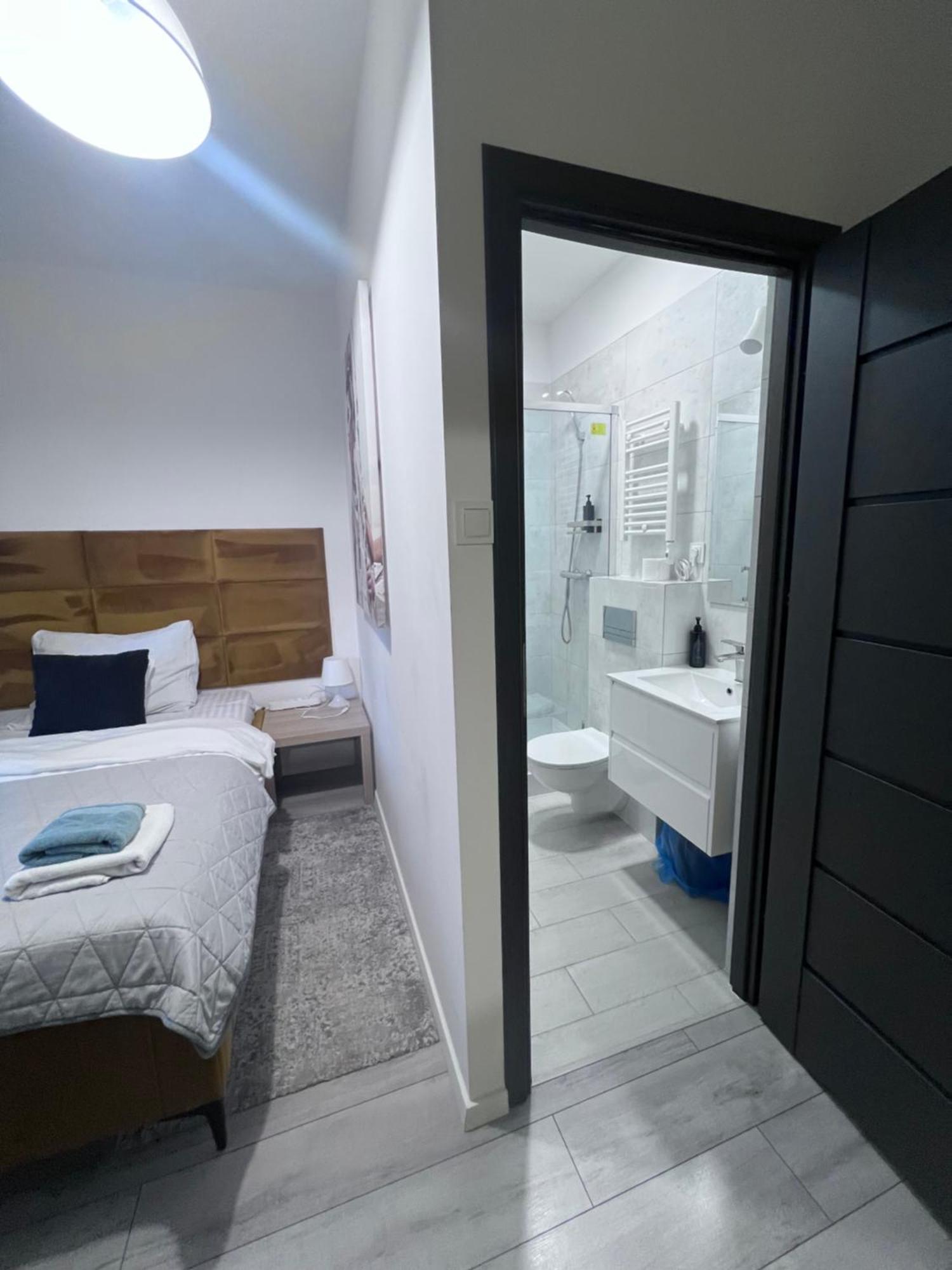 Apartamenty Pokoje Willa Bielany Варшава Экстерьер фото