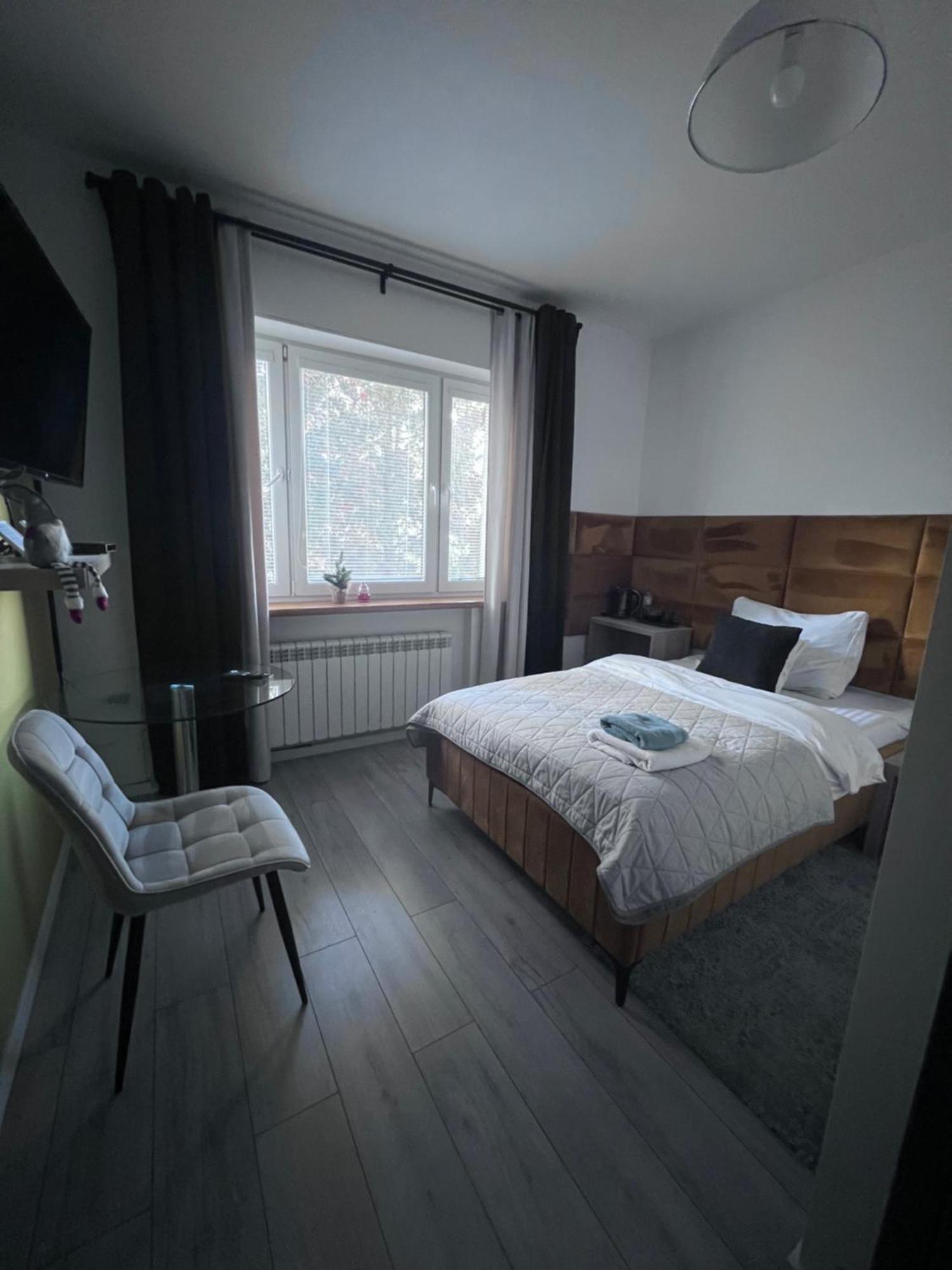 Apartamenty Pokoje Willa Bielany Варшава Экстерьер фото