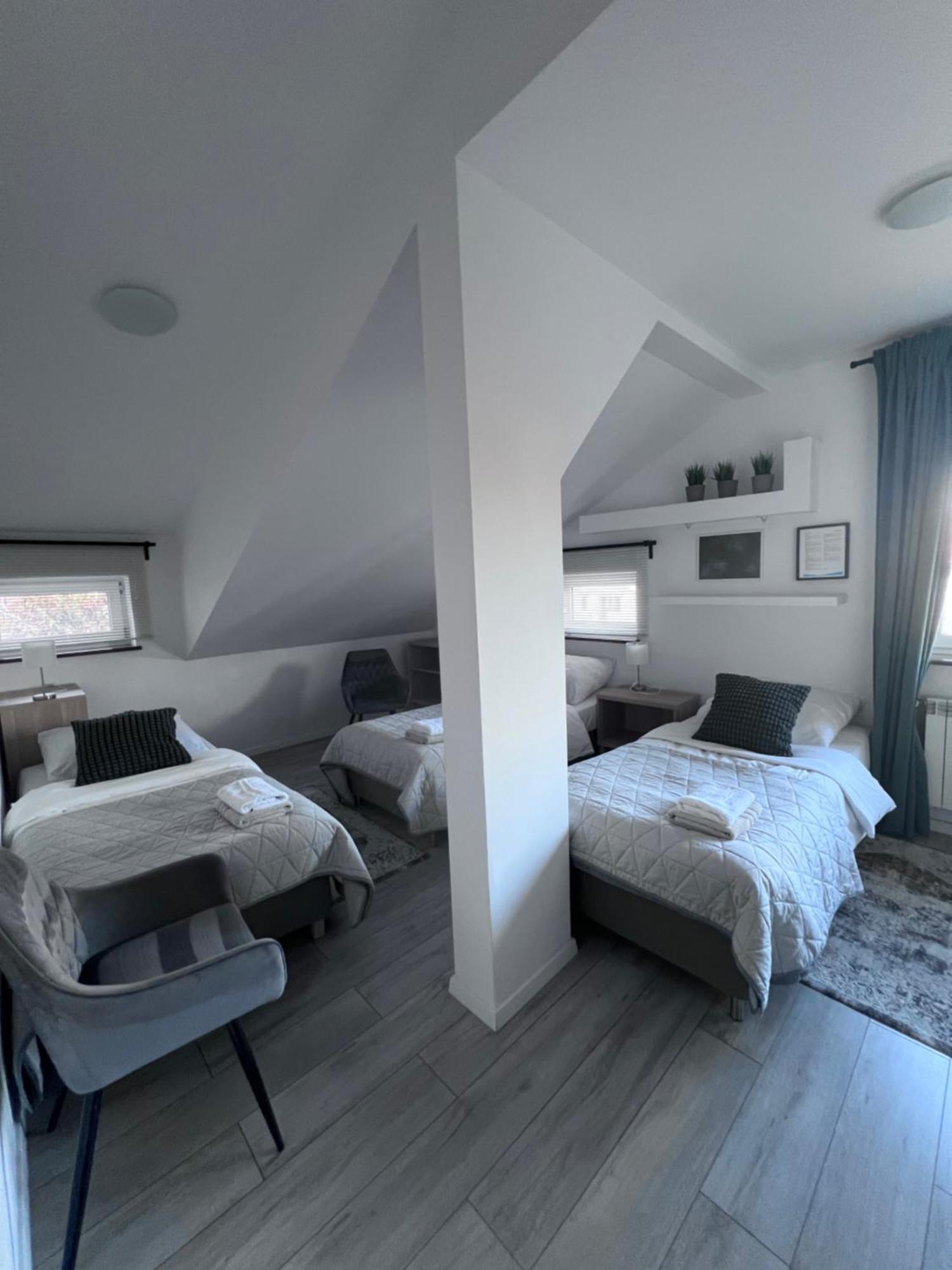 Apartamenty Pokoje Willa Bielany Варшава Экстерьер фото