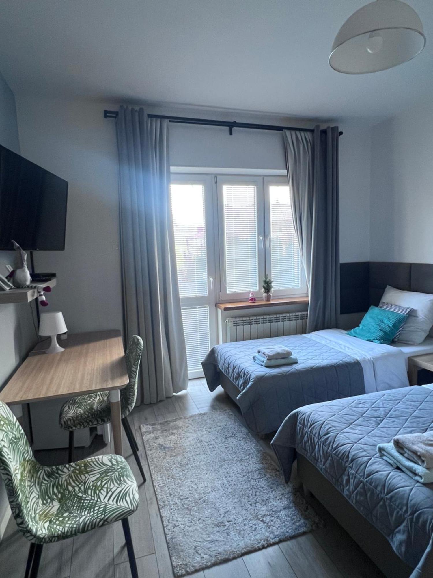 Apartamenty Pokoje Willa Bielany Варшава Экстерьер фото