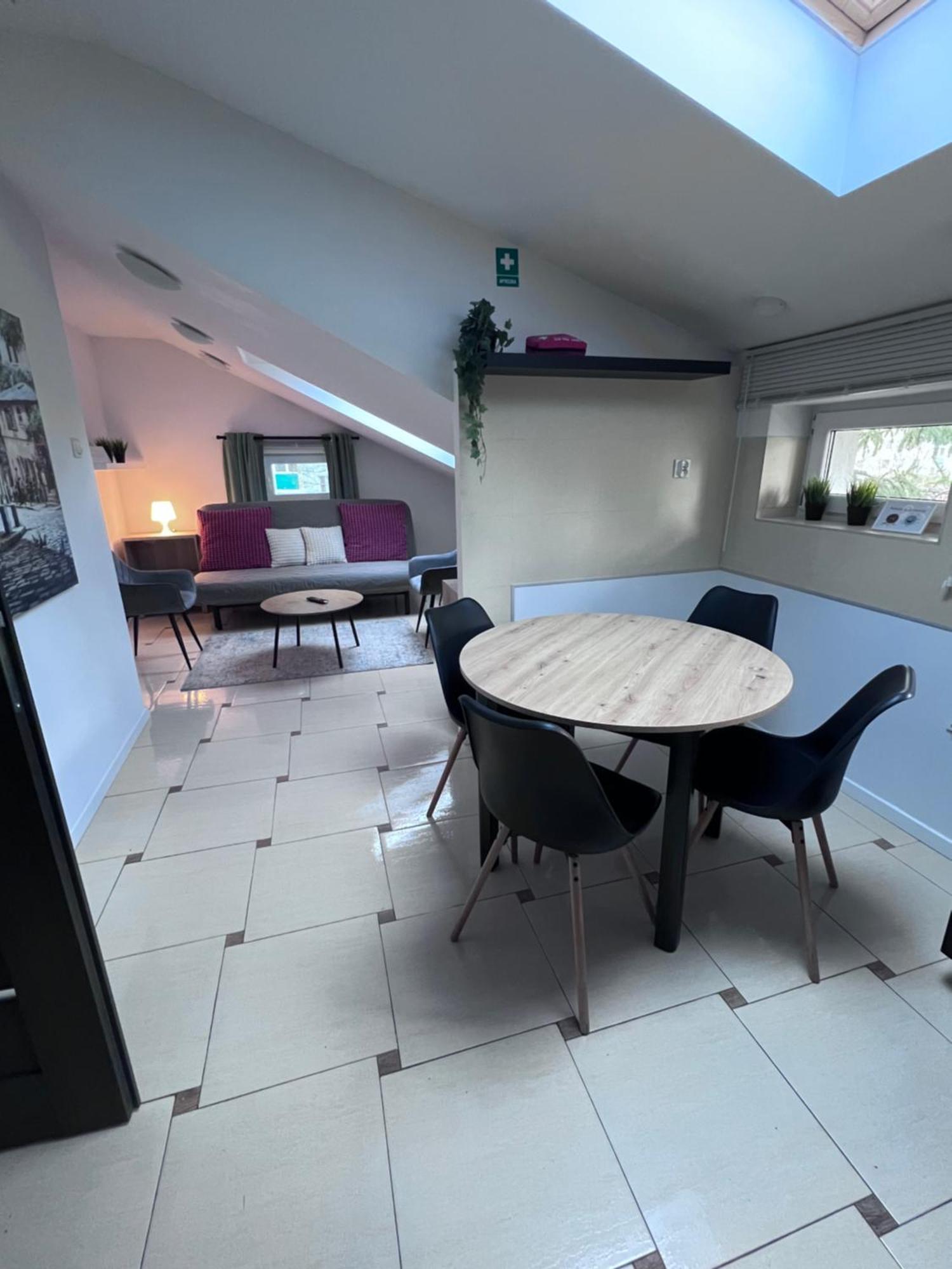 Apartamenty Pokoje Willa Bielany Варшава Экстерьер фото